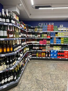pasillo bebidas CONDIS BADALONA
